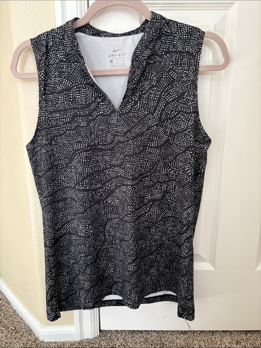 Nike Black & White Dri-FIT Sleeveless Tank Top